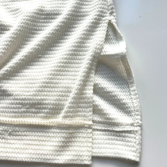 Torrid Ivory Waffle Knit V-Neck Pullover Top w/ Lace Sleeves Womens Size 0/L - Picture 7 of 9